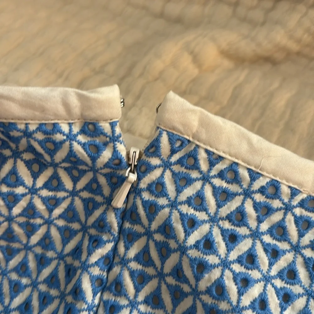 Talbots Blue and White Eyelet Pencil Skirt in Size 20W - Picture 4 of 8